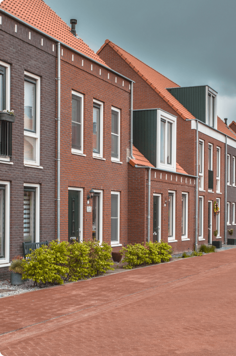 Afbeelding van een klant die profiteert van DLE Energy, geleverd door DeWarmte, als onderdeel van een succesvolle warmtepompinstallatie.